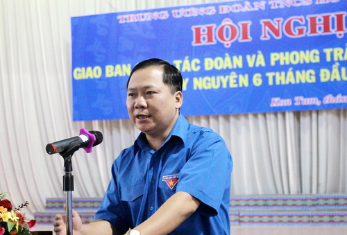 Đồng chí Nguyễn Phi Long nhấn mạnh việc xây dựng tổ chức Đoàn vững mạnh là góp phần xây dựng vững mạnh hệ thống chính trị cơ sở